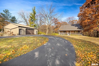 438 Tazewood Rd, Metamora, IL 61548