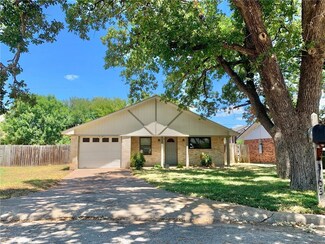3103 Heatherwood Dr, Bryan, TX 77801
