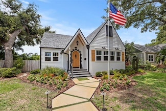 2420 14th St N, Saint Petersburg, FL 33704