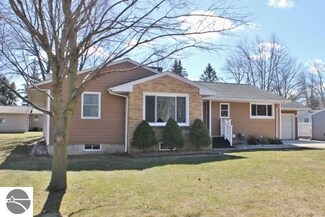 718 E Emerson St, Ithaca, MI 48847
