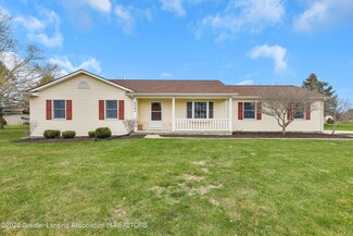 2395 Renfrew Way, Lansing, MI 48911