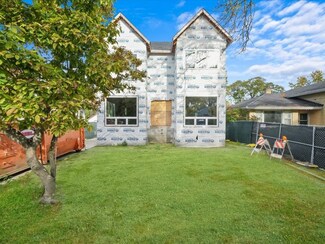 280 Blackhawk Rd, Riverside, IL 60546