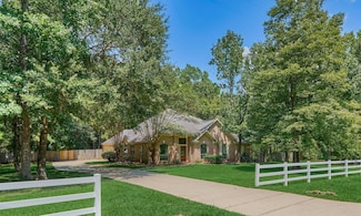 12134 Pin Oak Dr, Magnolia, TX 77354