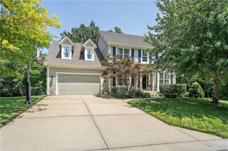 5819 Trailridge Dr, Parkville, MO 64152