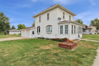 400 E Ashland Ave, Indianola, IA 50125