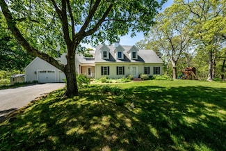 1795 Phinneys Ln, Barnstable, MA 02630