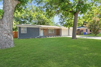 7833 Whitney Dr, Fort Worth, TX 76108