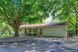 15528 James St, Holland, MI 49424
