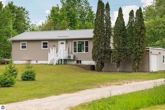 738 Boardman Rd SW, South Boardman, MI 49680