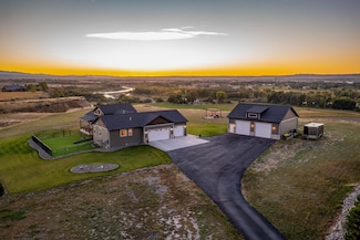 2907 Clarks Point Dr, Laurel, MT 59044