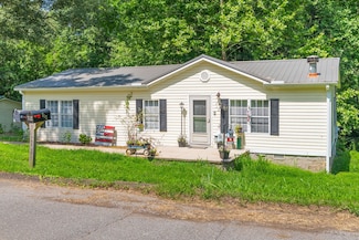 712 Mandalay Rd, Paris, TN 38242
