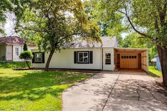 3912 53rd St, Des Moines, IA 50310