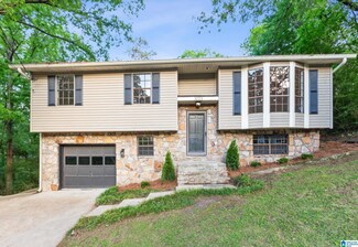 3023 Moonlight Ln, Fultondale, AL 35068