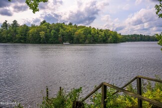 65 Canterbury Ln, Hinsdale, MA 01235