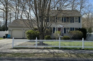 19 Hemlock Dr, Saco, ME 04072