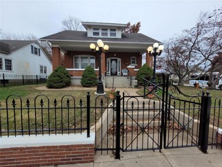 104 N Pine St, Perryville, MO 63775