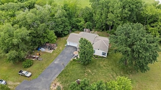 6246 Woodland Dr, Shawnee, KS 66218