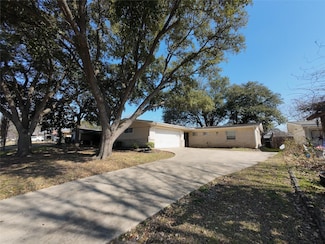 714 Wyche Dr, Irving, TX 75061