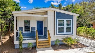 902 S 11th St, Fernandina Beach, FL 32034