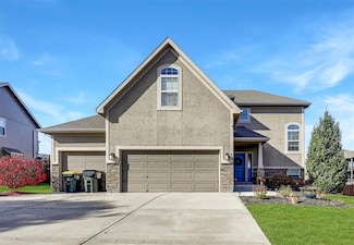 866 Clearview Dr, Lansing, KS 66043