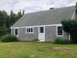 62 Music St, Vineyard Haven, MA 02568