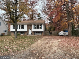 716 Alamo Ln, Lusby, MD 20657