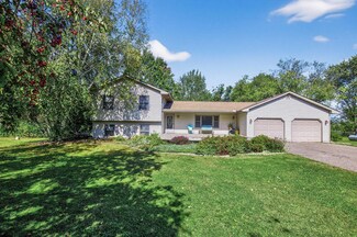 8452 275th St, Chisago City, MN 55013