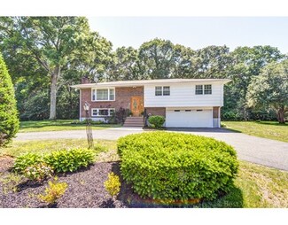 59 Amor Rd, Milton, MA 02186