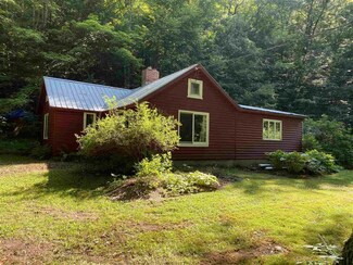63 Old Green River Rd, Brattleboro, VT 05301