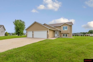 86 Balsam Cir, Madison Lake, MN 56063