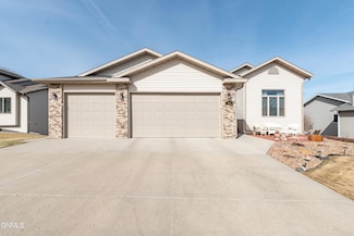 3012 Remuda Dr, Bismarck, ND 58503