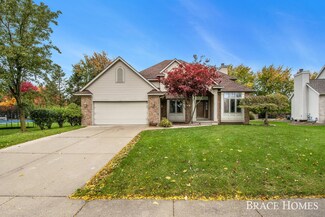 2939 Meadow Bluff Dr NW, Grand Rapids, MI 49504