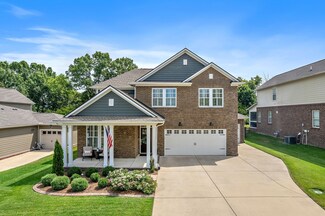 3359 Vinemont Dr, Thompson's Station, TN 37179