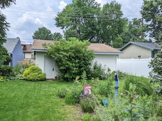 2726 Grand St NE, Saint Anthny Vlg, MN 55418