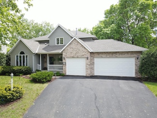 1212 Mill Creek Cir, Saint Cloud, MN 56303