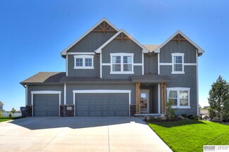 10589 S 110th Ave, Papillion, NE 68046