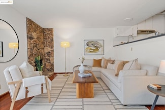 3501 35th Ave Unit 2, Oakland, CA 94619