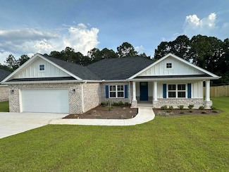 329 Shoal River Dr, Crestview, FL 32539