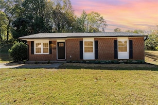 3924 Oak Ridge Dr, Winston Salem, NC 27105