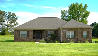 44 Hancock Branch Dr, Fayetteville, TN 37334