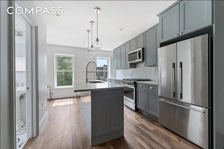539 Henry St Unit 3, Brooklyn, NY 11231