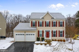 17665 Marbury St, Round Hill, VA 20141