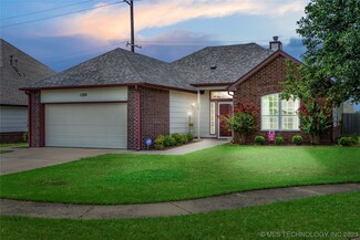 1520 S Narcissus Place, Broken Arrow, OK 74012