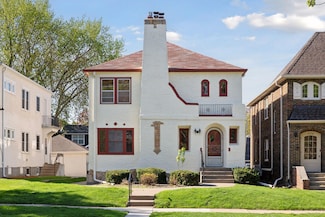 2114 Randolph Ave, Saint Paul, MN 55105