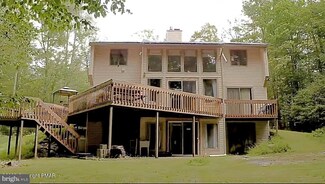 1176 Riverside Heights W, Pocono Lake, PA 18347