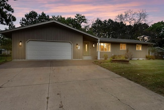 2850 Ivy St S, Cambridge, MN 55008