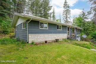 204 Sunrise Dr, Pinehurst, ID 83850