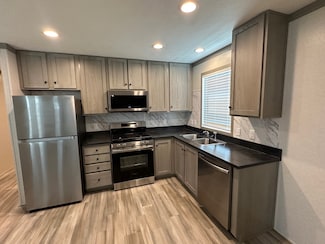 25696 Nuway Ave Unit 162, Warren, MI 48091