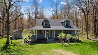 2228 E Gordon Rd, Au Gres, MI 48703