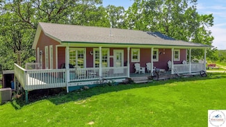 15404 Three Ponds Ln, Versailles, MO 65084